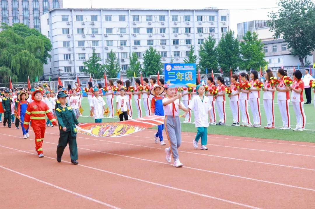 🌸【澳门一肖一码精准100王中王】🌸-【警地融合 警民融合】护航“无毒青春” 龙井公安开展“防范药物滥用 拥抱健康人生”宣传活动  第1张