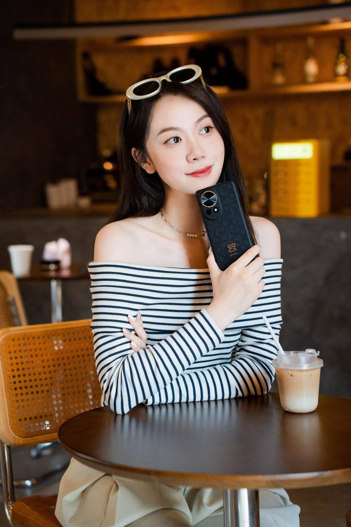 🌸【管家婆一肖一码必中一肖】🌸-OPPO Reno12系列手机发布：独特Y2K风格设计，人像摄影依旧强大