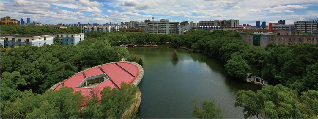 🌸【二四六香港管家婆期期准资料大全】🌸-国际友人体验青瓷拉坯 沉浸式感受中国传统工艺  第1张