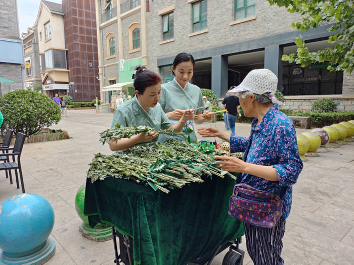 🌸【管家婆一码一肖100中奖】🌸-114.7亿元中央专项彩票公益金，支持革命老区县社会公益事业