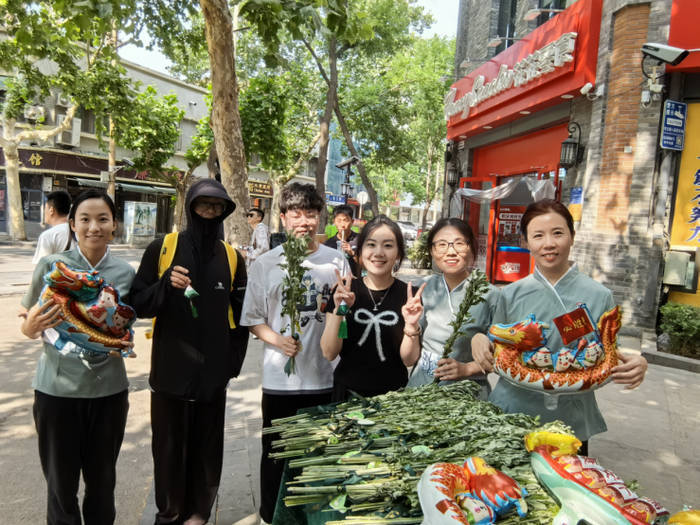 🌸【澳门王中王100%的资料】🌸-“感恩有你 益路同行” 即墨区微行爱心公益联盟举办8周年庆典活动  第2张