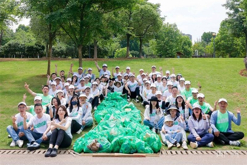 🌸【2024澳门今晚开什么】🌸-四个100|热衷公益事业，她带领团队资助10名困境儿童  第3张