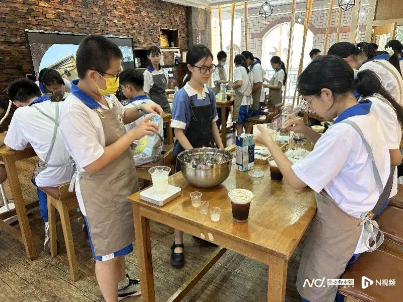 🌸【管家婆一码一肖资料大全】🌸-家长沉迷手机问题同样值得关注