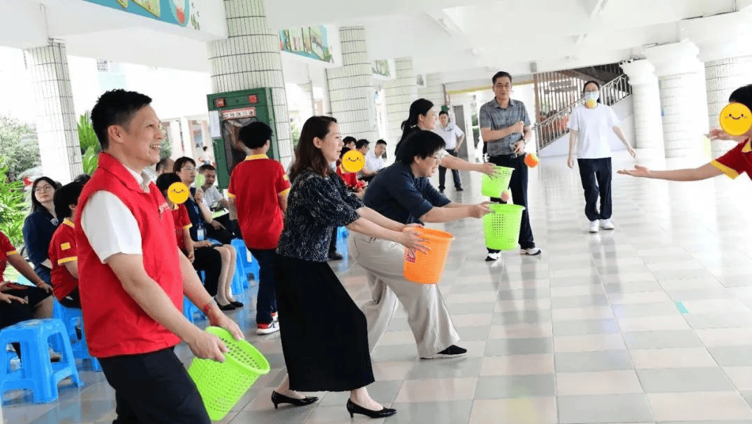 🌸【香港二四六开奖免费资料】🌸-福永街道“乡村振兴护苗公益行”温暖广西瑶乡  第2张