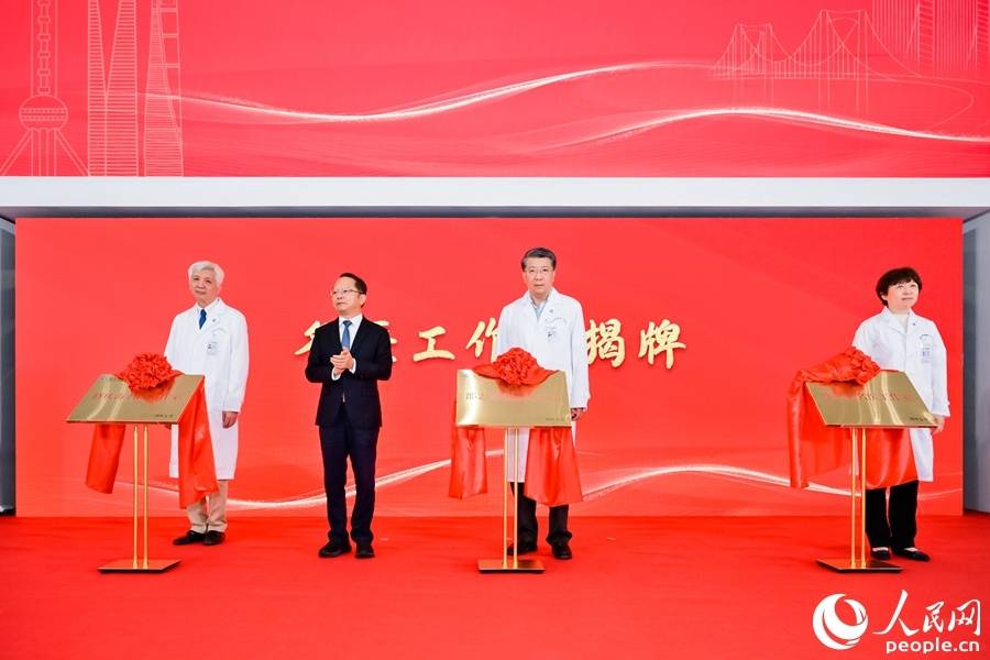 🌸【2024年正版资料免费大全】🌸-给新生儿换尿不湿时，尽量多注意这3个习惯，利于宝宝健康发育  第1张