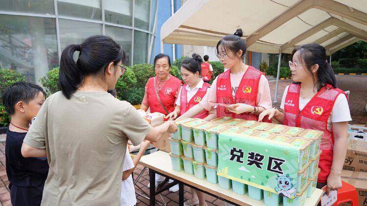 🌸【香港二四六开奖免费资料】🌸-汉滨区中医医院医药健康“行”万家志愿服务项目荣获一等奖  第5张