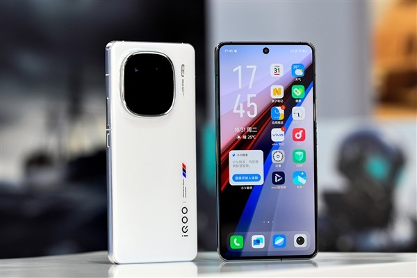 iQOO 13系列Pro版停止研发：标准版部分规格史诗级加强