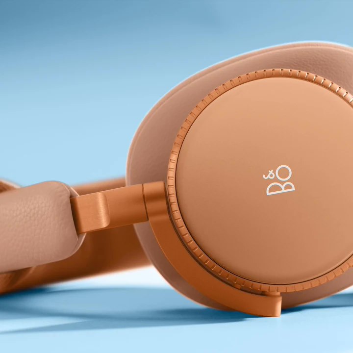 Bang  Olufsen 铂傲头戴式耳机 Beoplay H100 发布：空间音频、可更换模块设计，11598 元 第1张